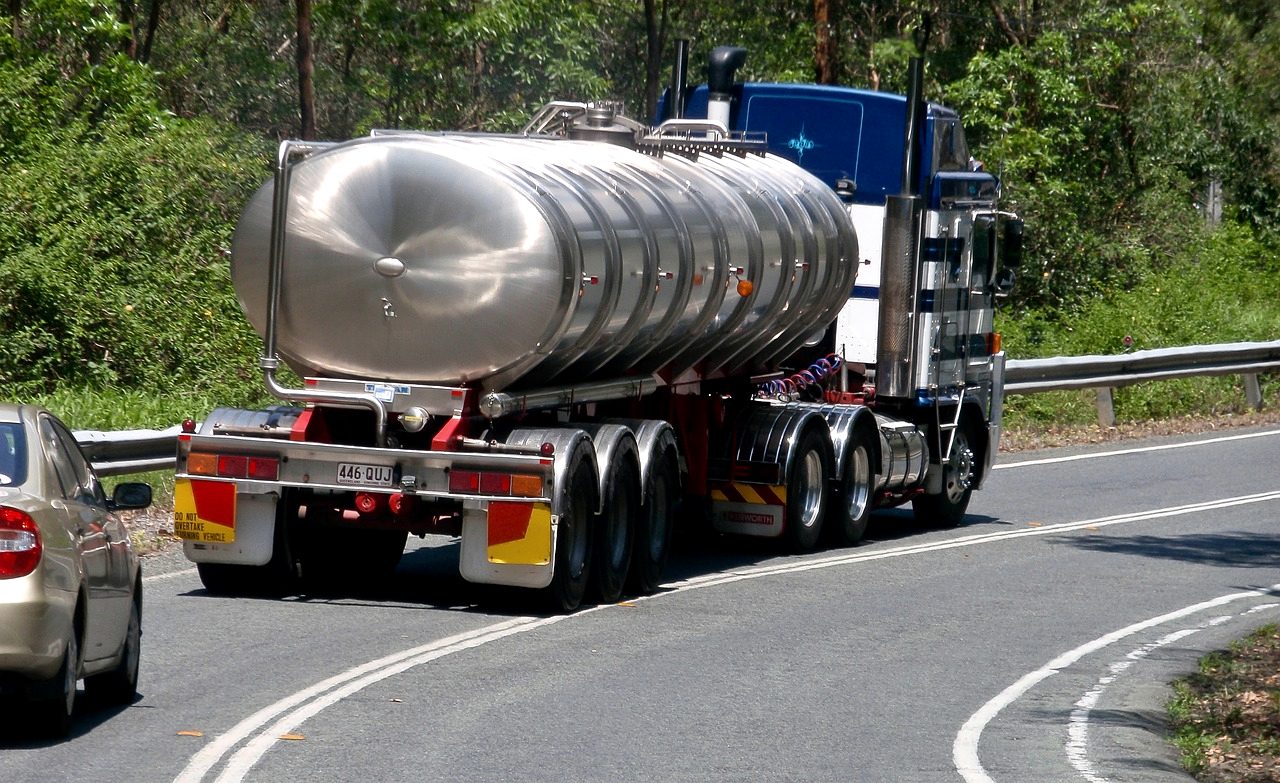 Tanques de almacenamiento y cisternas de transporte de combustible